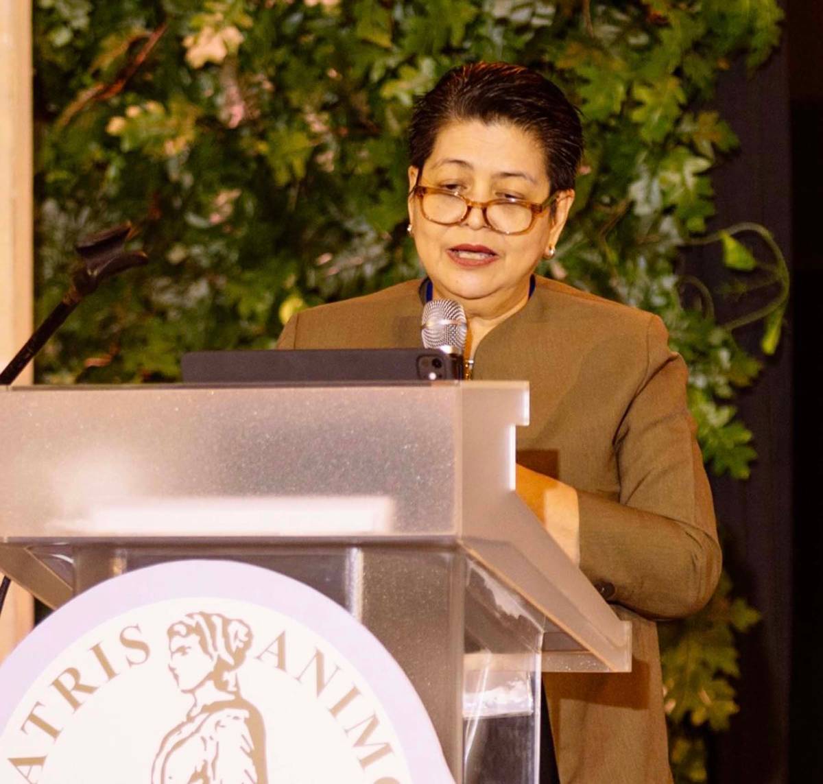 Past president of PMA Dr. Maria Minerva Calimag.